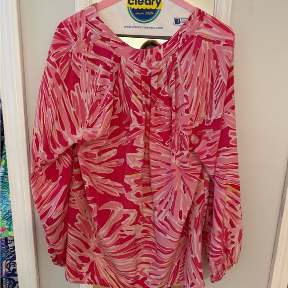 Lilly Pulitzer Pink and white Elsa Blouse - Picture 2 of 4